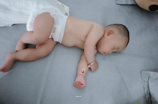 泸州孕妇肚子一跳一跳