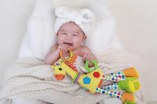 泸州怎么判断宝宝是否斜颈 泸州怎么判断宝宝是否斜颈